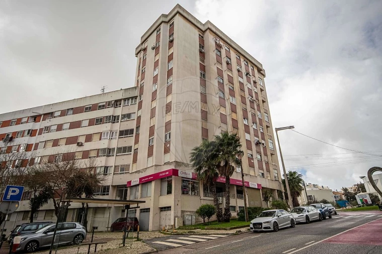 Apartamento T3 para Venda em Póvoa de Santa Iria e Forte da Casa Foto 24