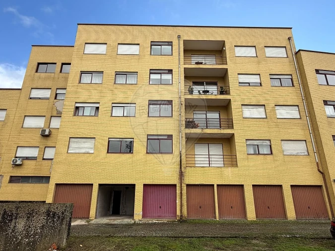 Apartamento T2 para Venda em Meinedo Foto 15