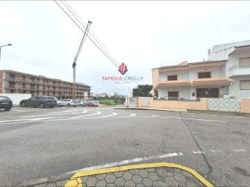 Armazém para Venda em Portimão