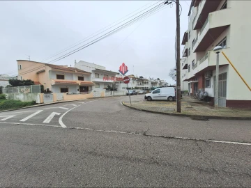 Armazém para Venda em Portimão