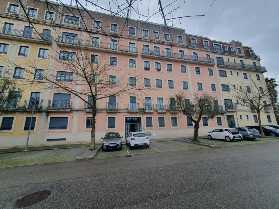 Apartamento T3 para Venda em Oliveira do Douro Foto 1