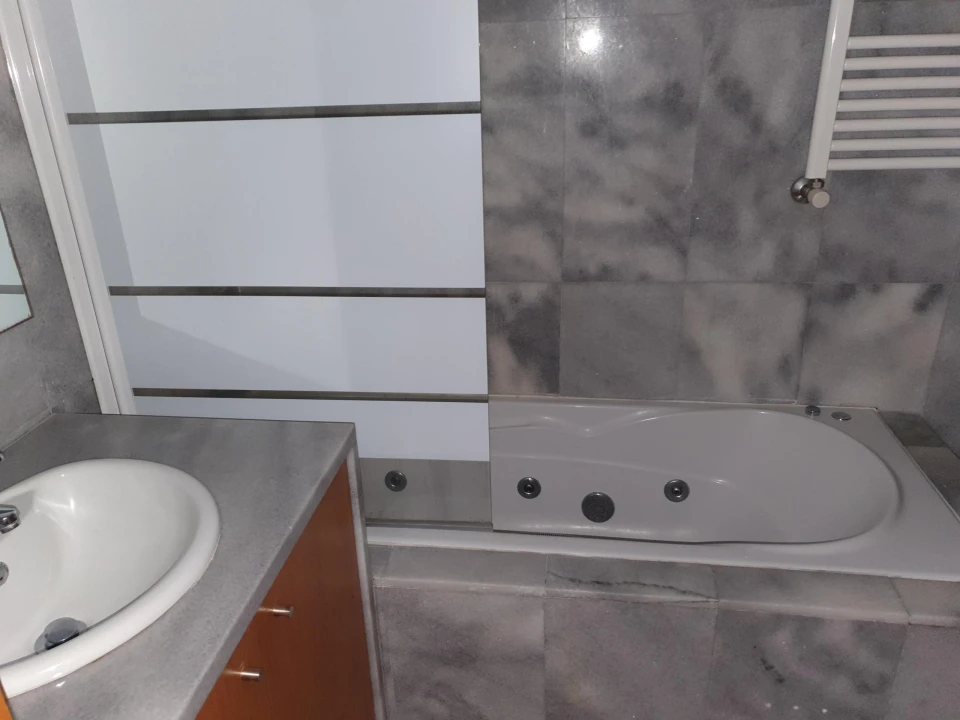 Apartamento T3 para Venda em Oliveira do Douro Foto 13