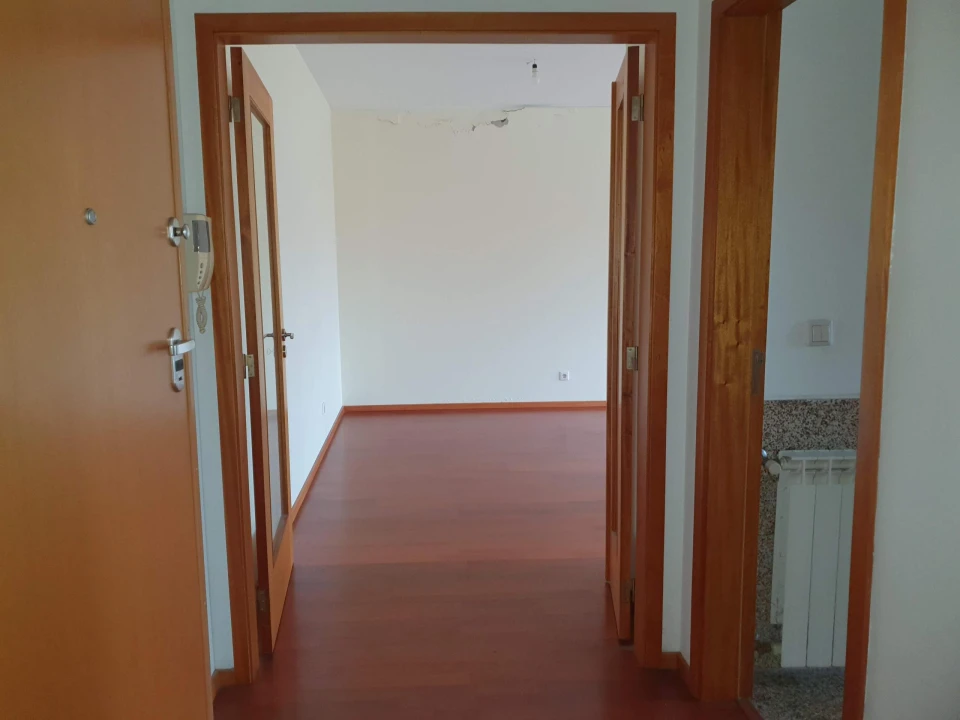 Apartamento T3 para Venda em Oliveira do Douro Foto 2