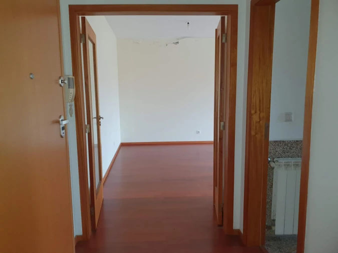 Apartamento T3 para Venda em Oliveira do Douro Foto 2