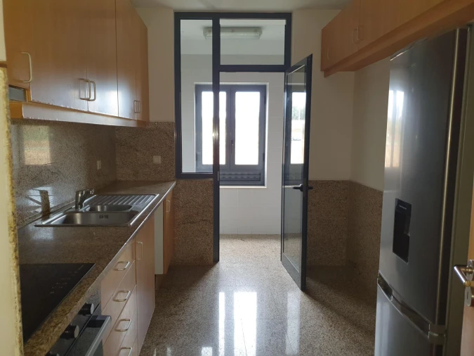 Apartamento T3 para Venda em Oliveira do Douro Foto 6