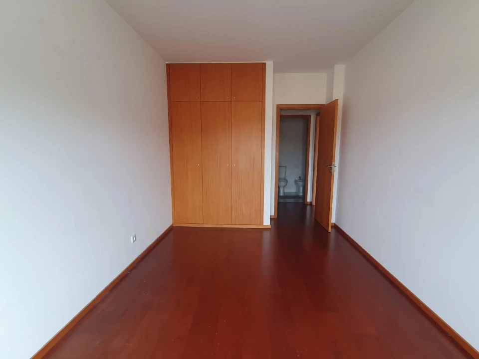 Apartamento T3 para Venda em Oliveira do Douro Foto 14