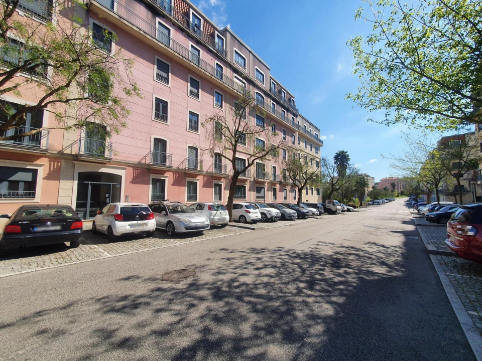 Apartamento T3 para Venda em Oliveira do Douro Foto 2
