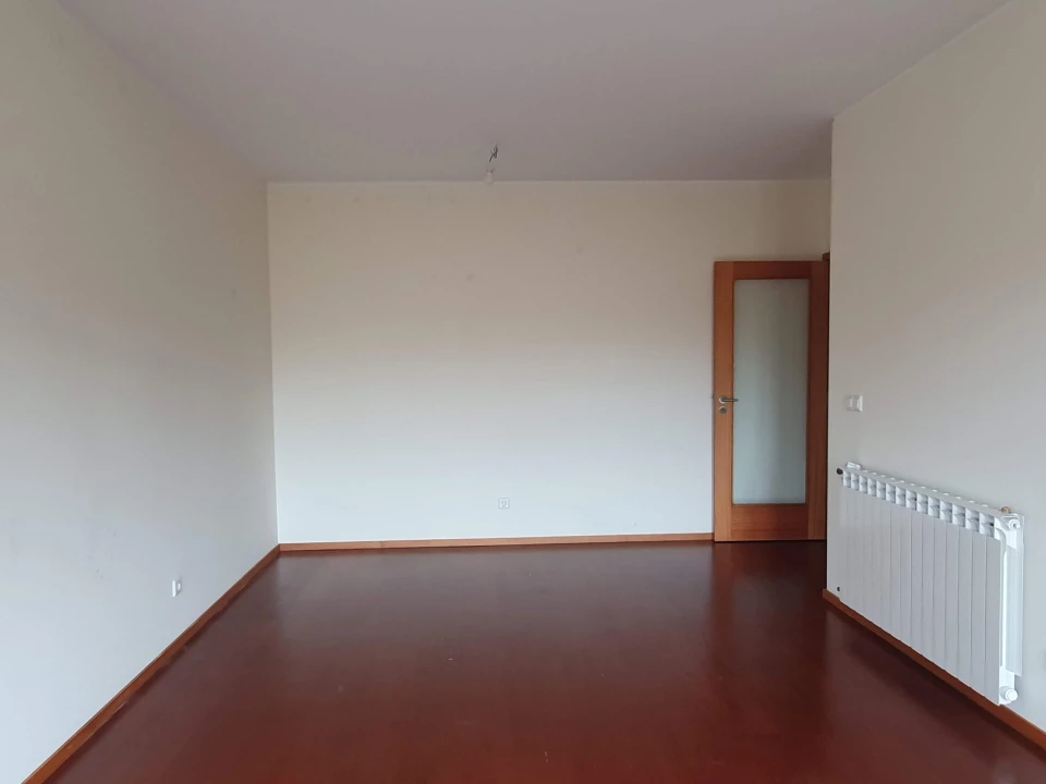 Apartamento T3 para Venda em Oliveira do Douro Foto 5