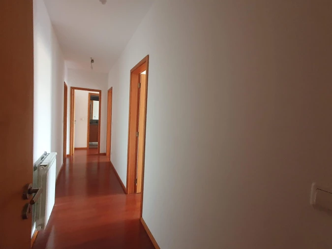 Apartamento T3 para Venda em Oliveira do Douro Foto 10