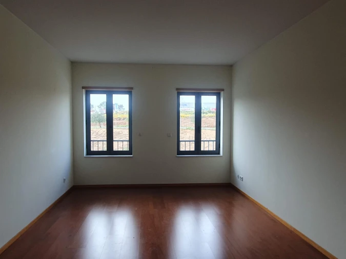 Apartamento T3 para Venda em Oliveira do Douro Foto 4