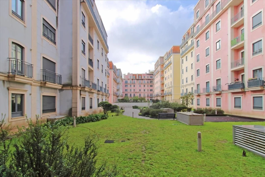 Apartamento T3 para Venda em Oliveira do Douro Foto 1