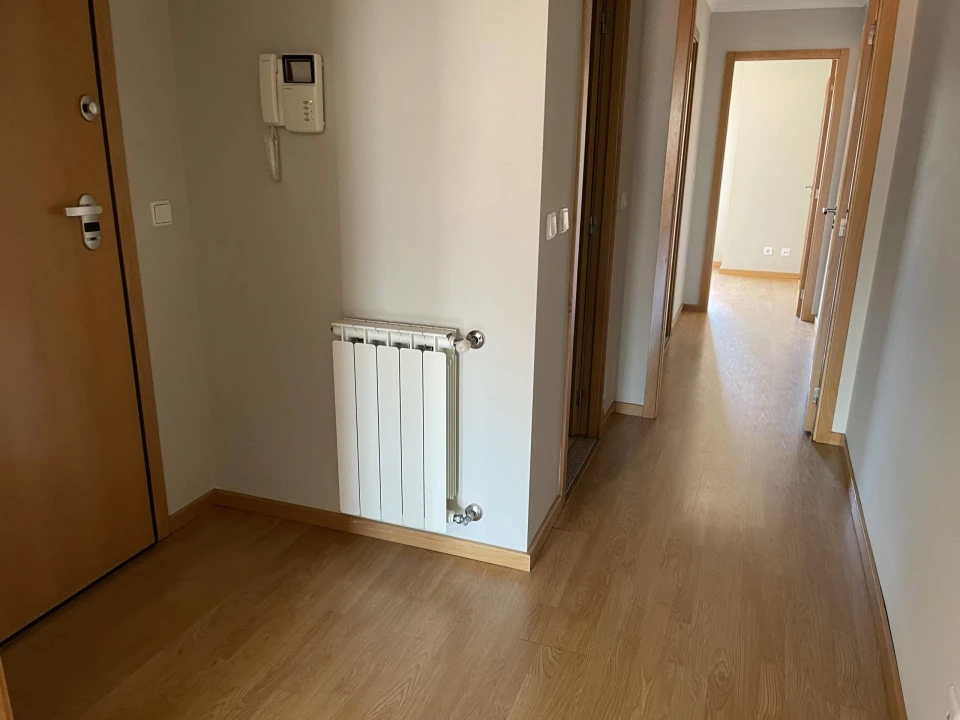 Apartamento T1 para Venda em Paranhos Foto 4