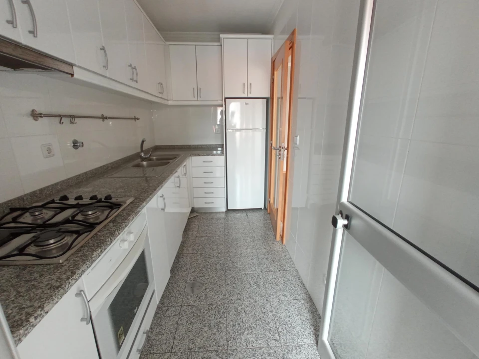 Apartamento T1 para Venda em Paranhos Foto 9
