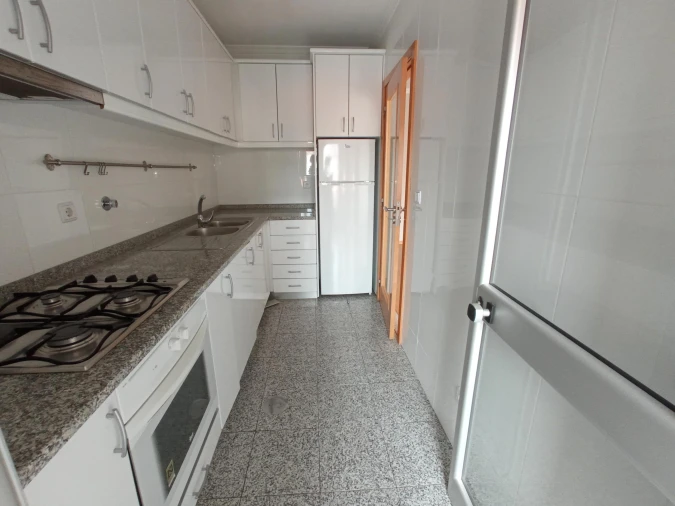 Apartamento T1 para Venda em Paranhos Foto 9
