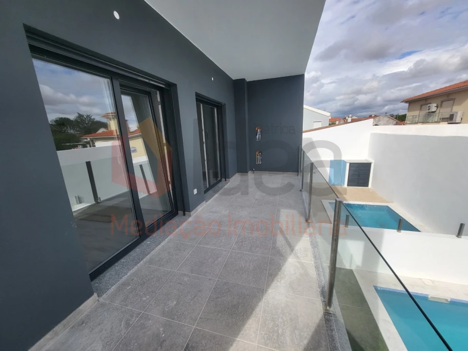 Moradia T4 para Venda em Fernao Ferro Foto 22