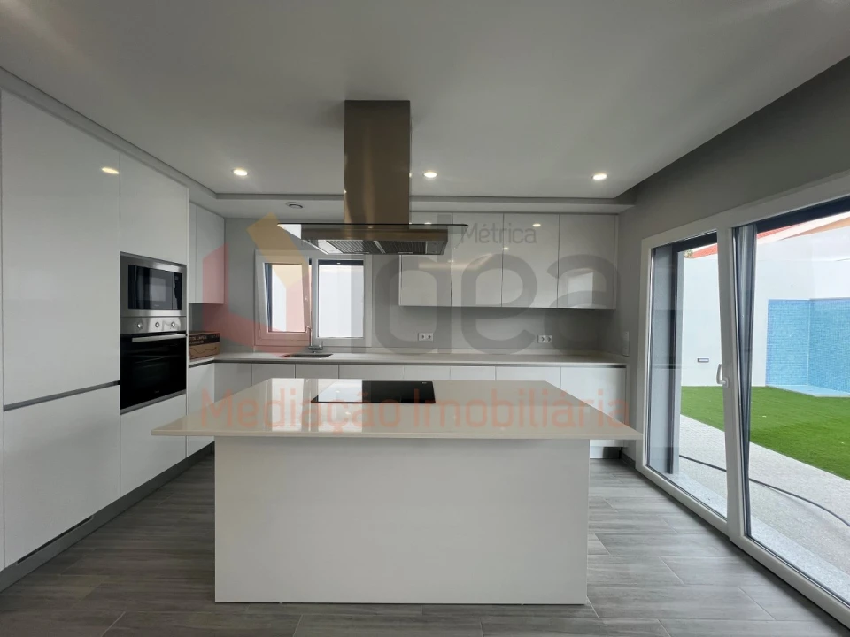 Moradia T4 para Venda em Fernao Ferro Foto 15