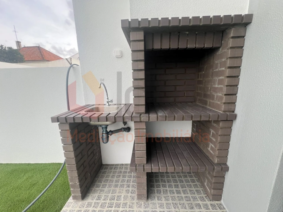 Moradia T4 para Venda em Fernao Ferro Foto 39