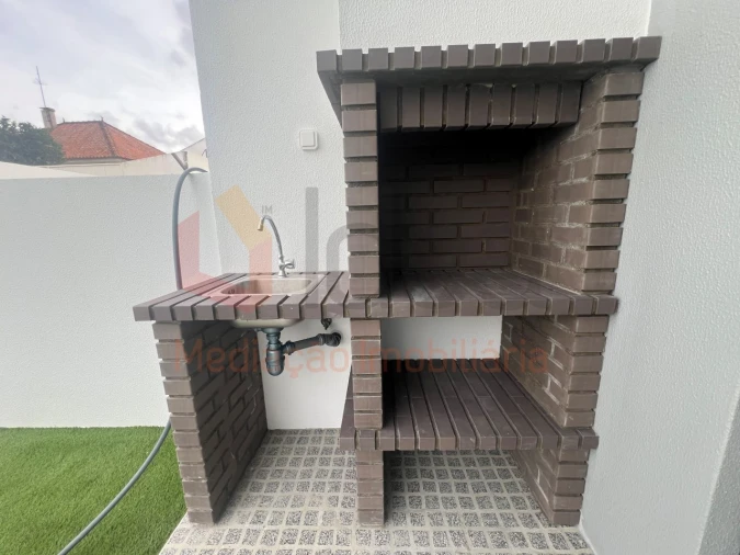 Moradia T4 para Venda em Fernao Ferro Foto 39