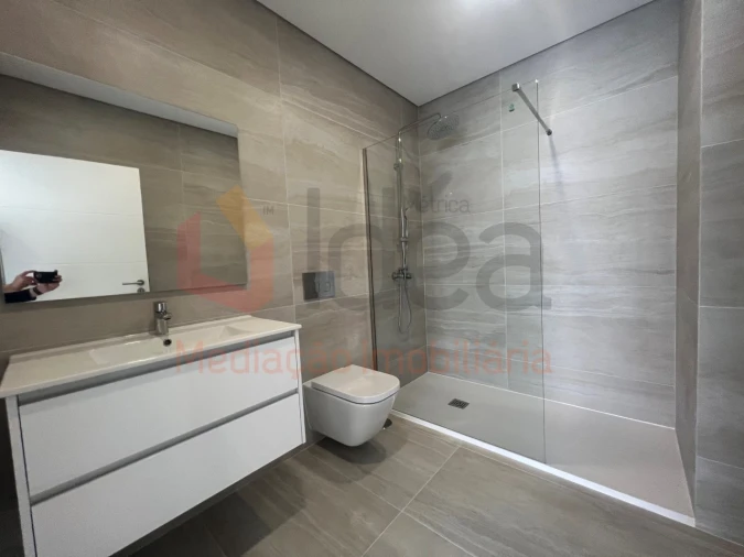 Moradia T4 para Venda em Fernao Ferro Foto 35