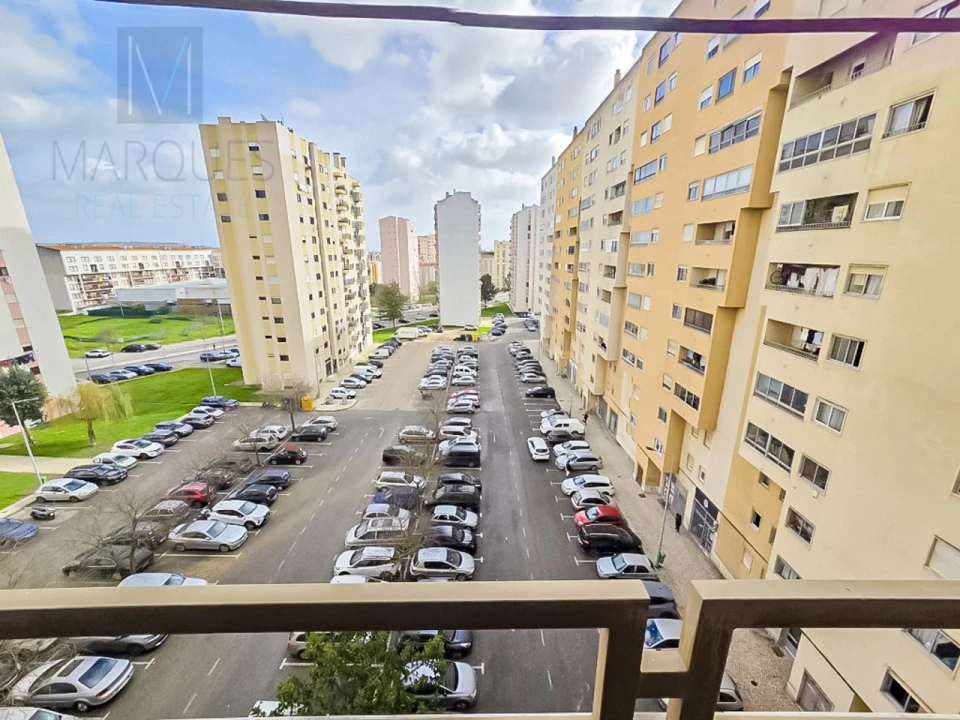 Apartamento T3 para Venda em Carregado e Cadafais Foto 10