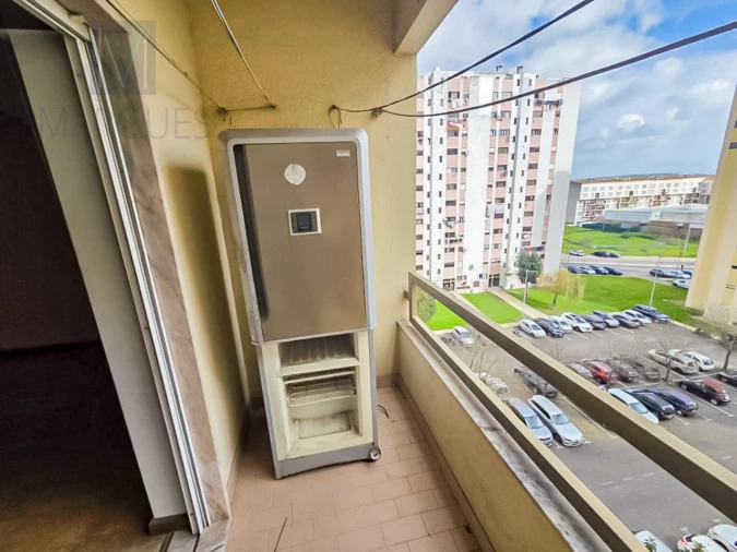 Apartamento T3 para Venda em Carregado e Cadafais Foto 9