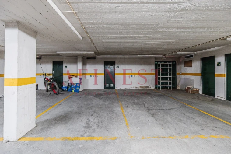 Apartamento T3 para Arrendamento em Santa Maria e São Miguel, São Martinho, São Pedro Penaferrim Foto 43