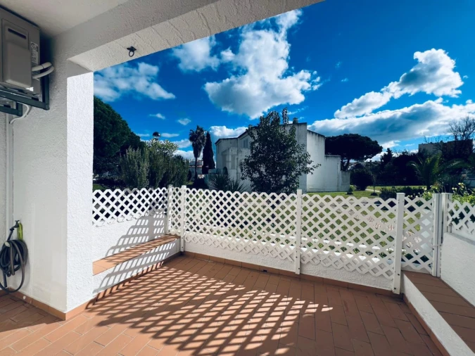 Moradia T2 para Venda em Quarteira Foto 1