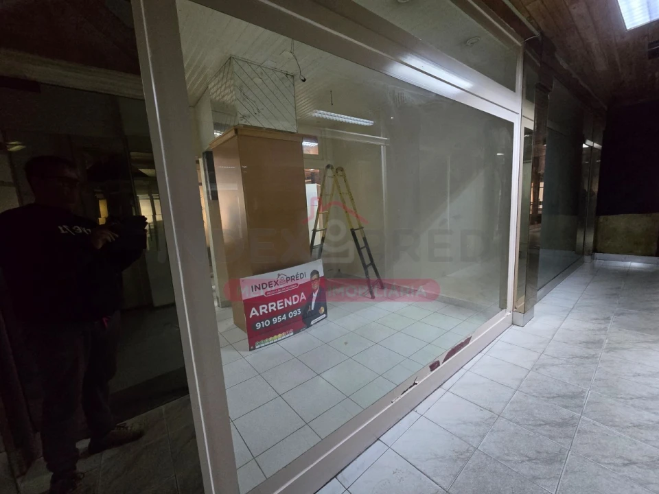 Loja para Arrendamento em Buarcos Foto 4