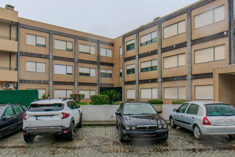 Apartamento T2 para Venda em Folgosa Foto 19