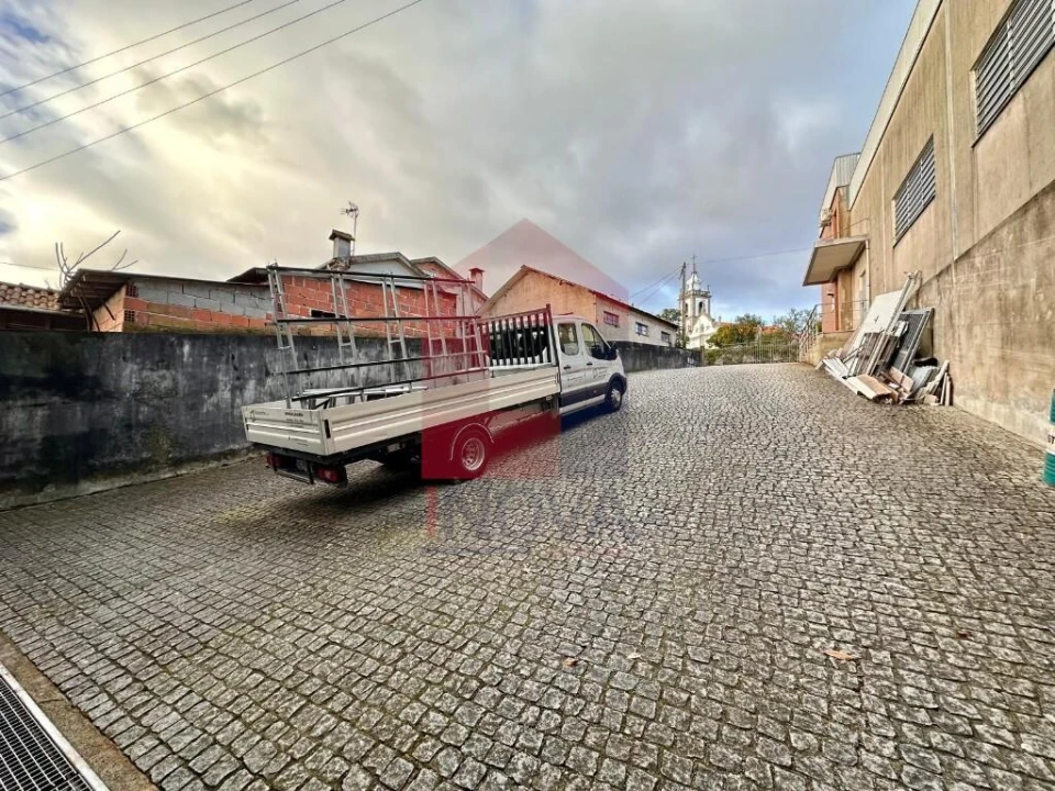 Armazém para Venda em Vila Verde e Barbudo Foto 23