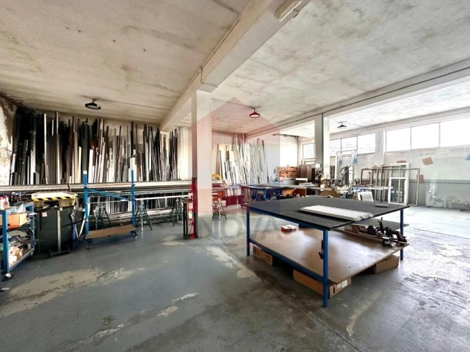 Armazém para Venda em Vila Verde e Barbudo Foto 20