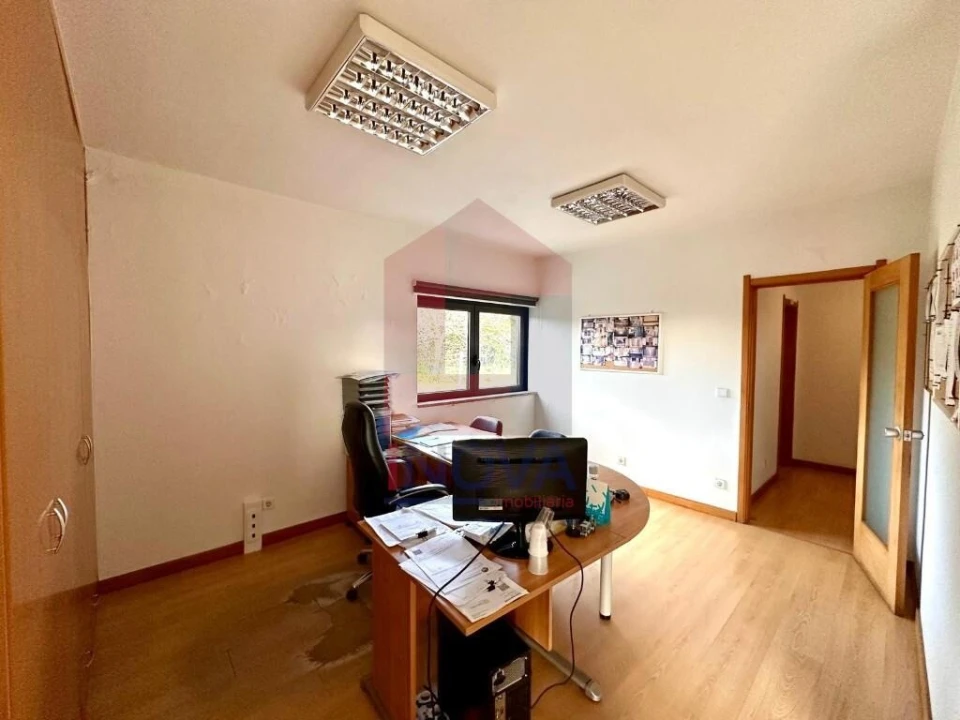 Armazém para Venda em Vila Verde e Barbudo Foto 13