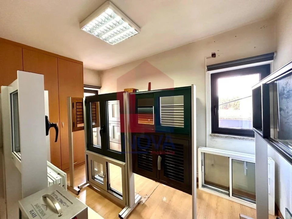 Armazém para Venda em Vila Verde e Barbudo Foto 12