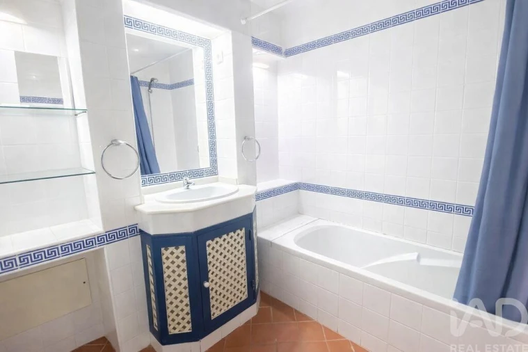 Apartamento T2 para Venda em Quarteira Foto 19