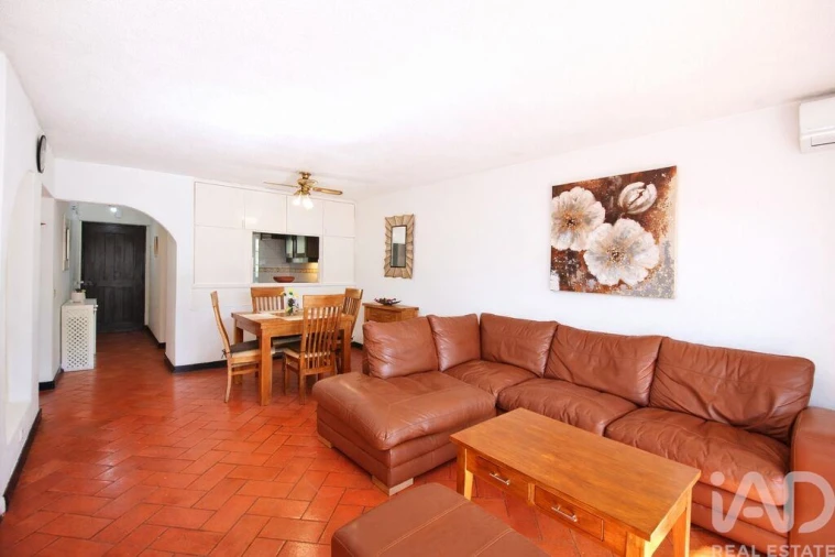 Apartamento T2 para Venda em Quarteira Foto 9