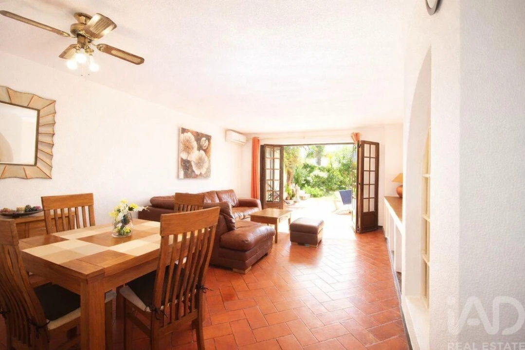 Apartamento T2 para Venda em Quarteira Foto 6