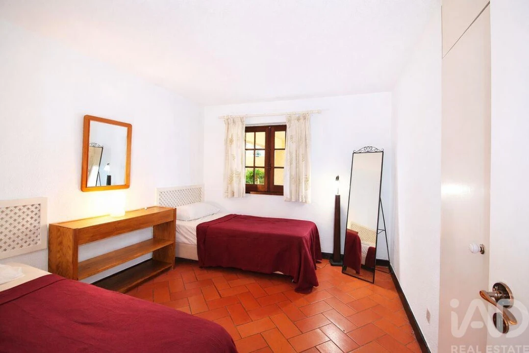 Apartamento T2 para Venda em Quarteira Foto 13