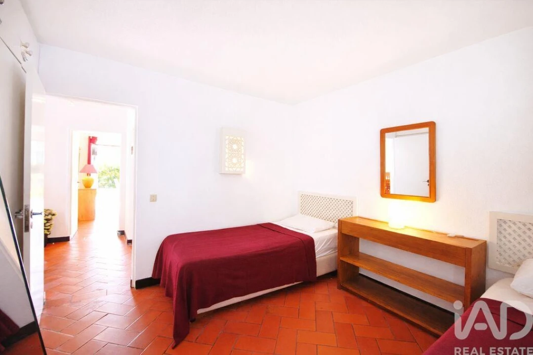 Apartamento T2 para Venda em Quarteira Foto 14