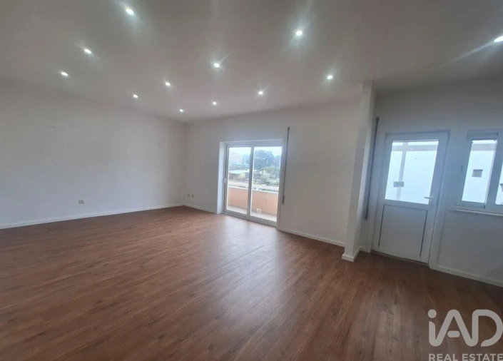 Apartamento T3 para Venda em Aguas Santas Foto 2