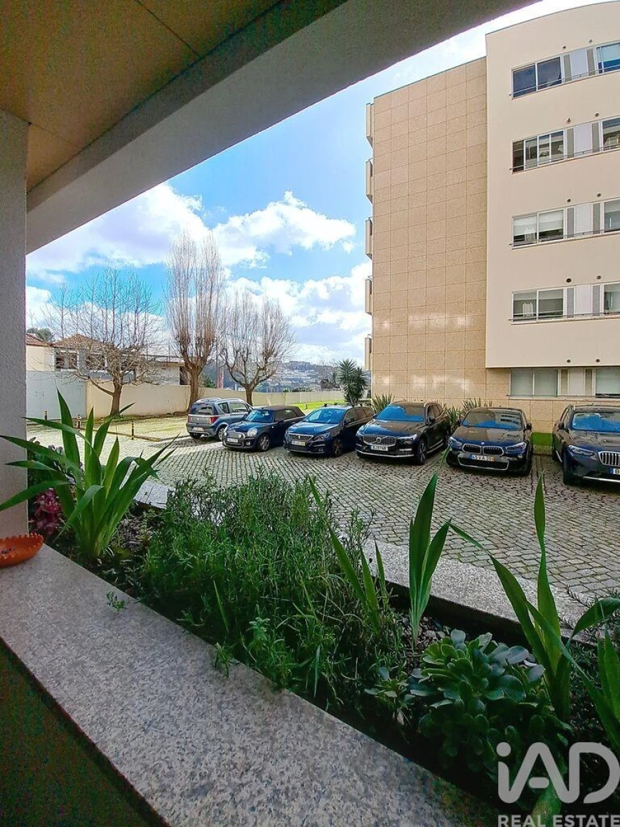 Apartamento T3 para Venda em Lordelo do Ouro e Massarelos Foto 1