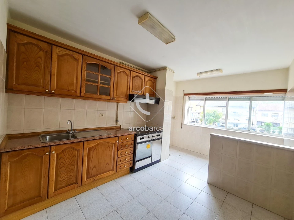 Apartamento T3 para Arrendamento em Ponte da Barca, V.N. Muía, Paço Vedro Magalhães Foto 1