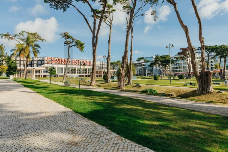 Apartamento T4 para Venda em Cascais e Estoril Foto 52