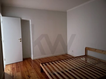 Apartamento T2 para Arrendamento em Misericórdia