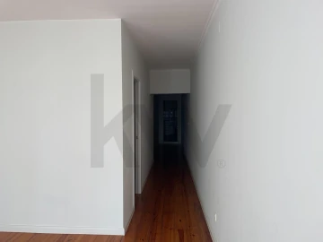 Apartamento T2 para Arrendamento em Misericórdia