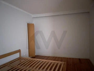Apartamento T2 para Arrendamento em Misericórdia