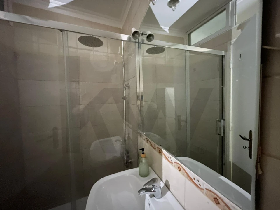 Apartamento T2 para Arrendamento em Misericórdia Foto 16