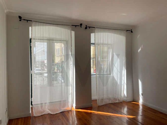 Apartamento T2 para Arrendamento em Misericórdia Foto 4