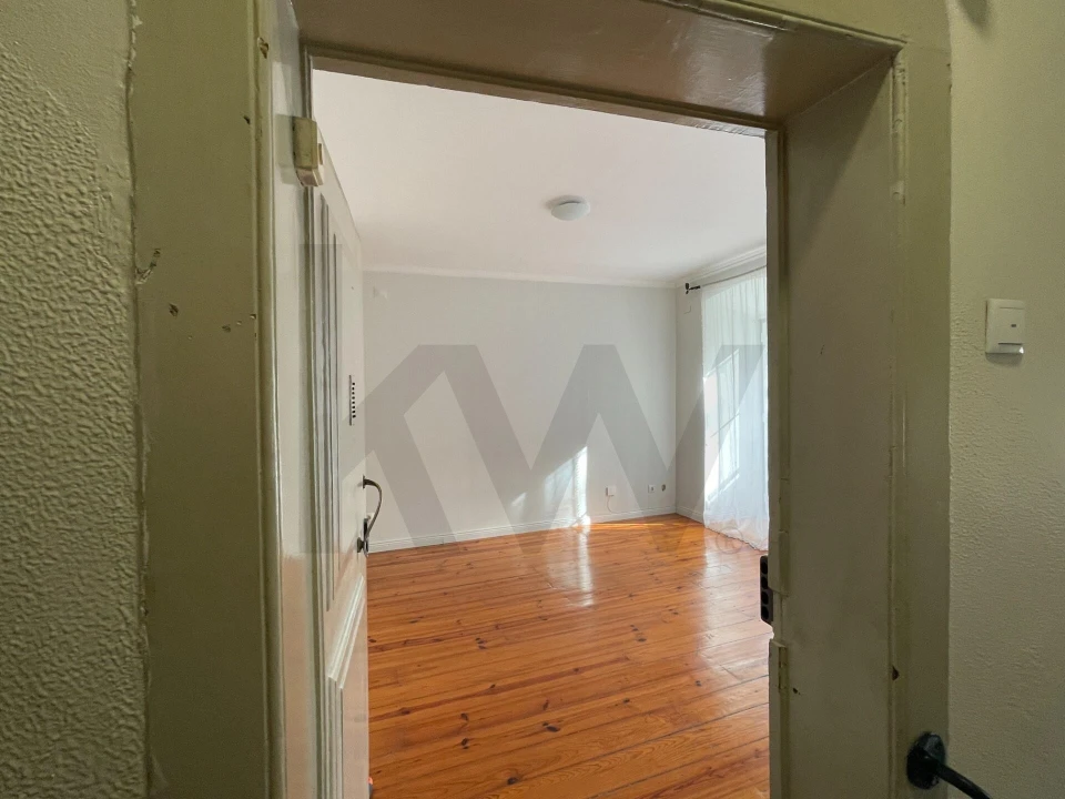 Apartamento T2 para Arrendamento em Misericórdia Foto 3