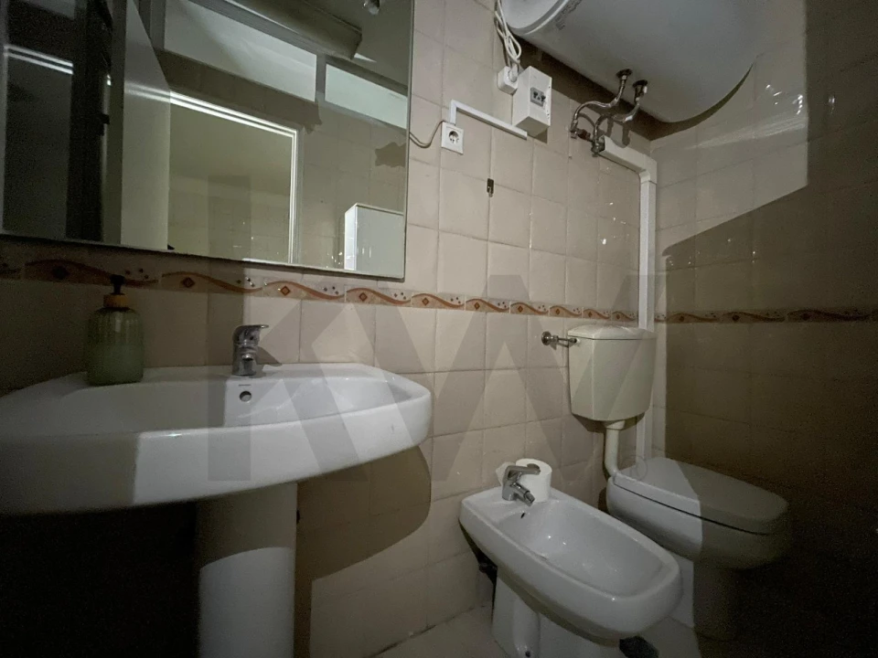 Apartamento T2 para Arrendamento em Misericórdia Foto 17