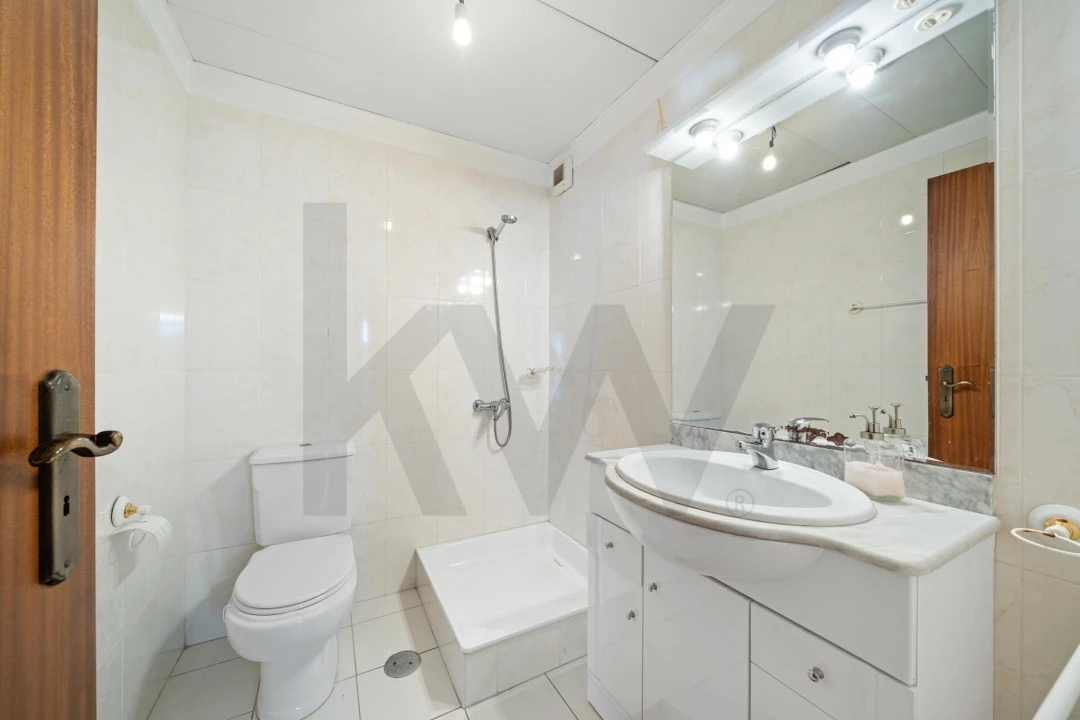 Apartamento T3 para Venda em Caniço Foto 18